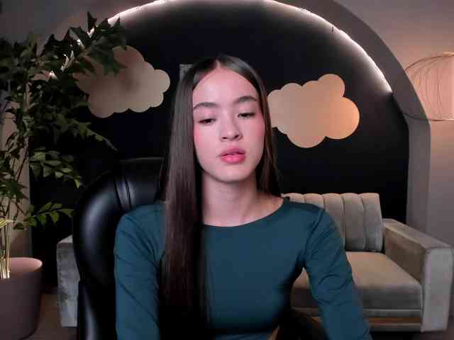 MaiaCollins1 webcam