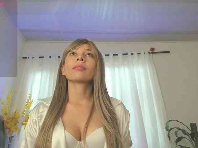dakotacarvajal webcam