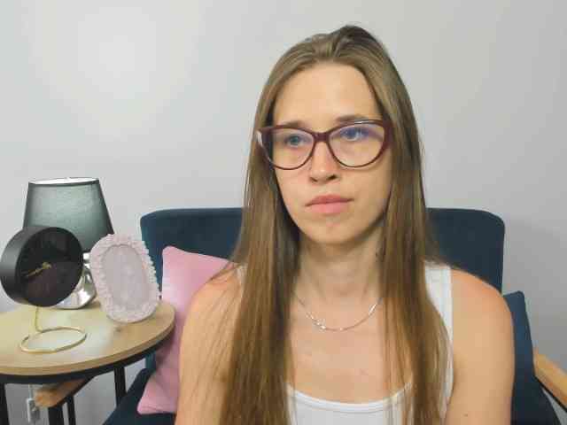 BellaPink webcam