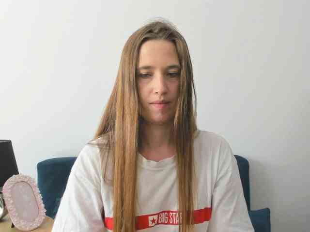 BellaPink webcam