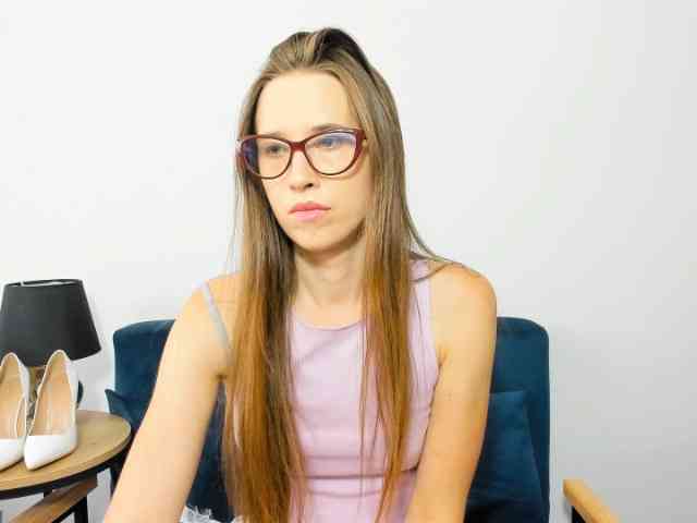 BellaPink webcam
