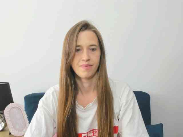 BellaPink webcam