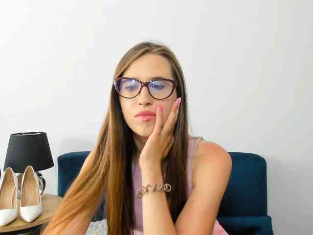 BellaPink webcam