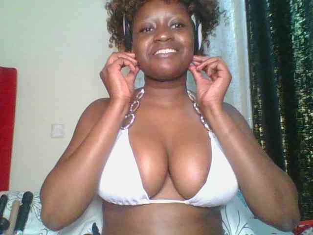 Sexualtits22 Live Webcam on BongaCams