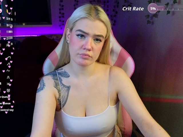 RedVelveten's BongaCams show and profile