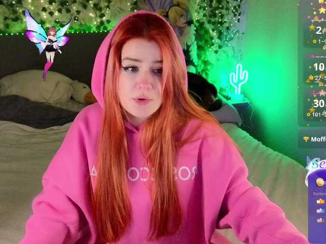 RedVelveten's BongaCams show and profile