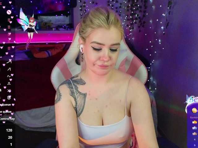 RedVelveten's BongaCams show and profile