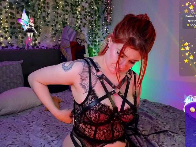 RedVelveten's BongaCams show and profile