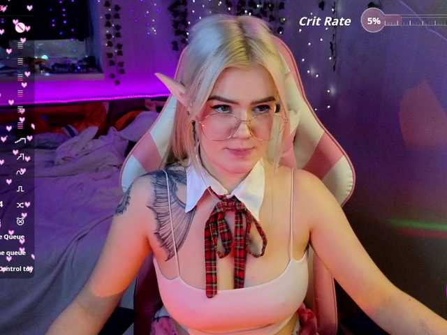 RedVelveten's BongaCams show and profile