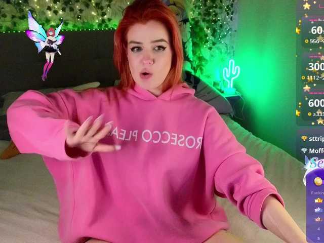 RedVelveten's BongaCams show and profile