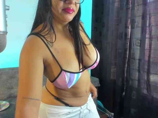 KattySoto webcam