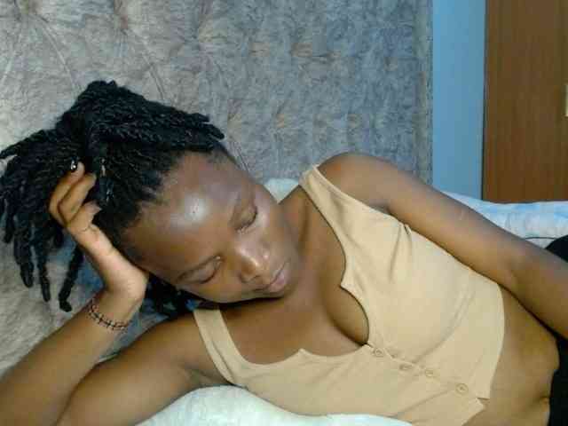 Naughty-Girl17 webcam