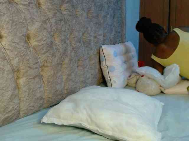 Naughty-Girl17 webcam