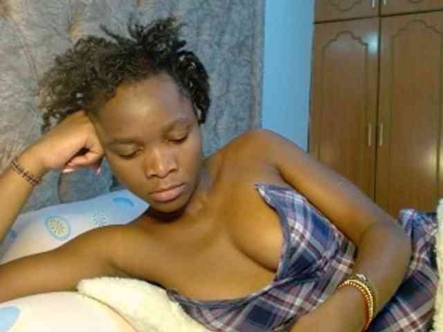 Naughty-Girl17 webcam
