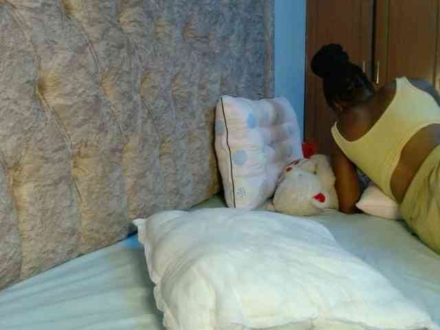 Naughty-Girl17 webcam