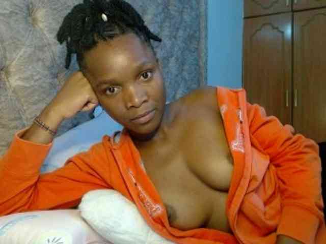 Naughty-Girl17 webcam