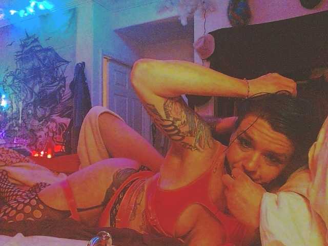 Callie-Canna-Lillie's BongaCams show and profile