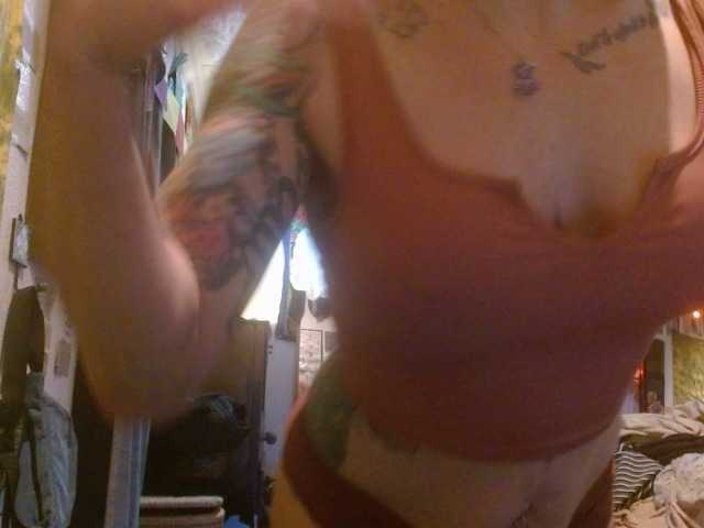 Callie-Canna-Lillie's BongaCams show and profile