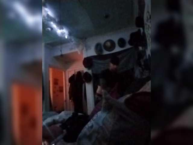 Callie-Canna-Lillie's BongaCams show and profile