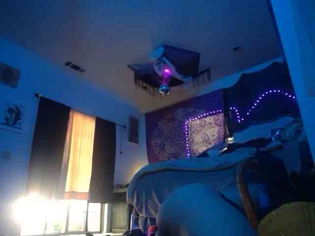 LilahLure webcam