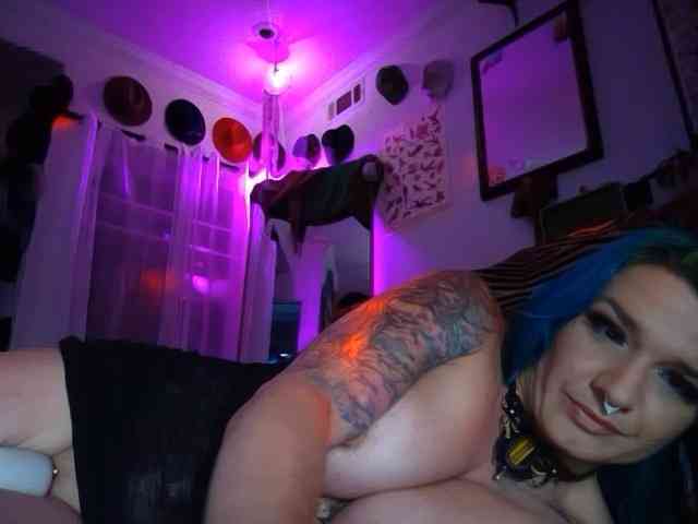 LilahLure webcam