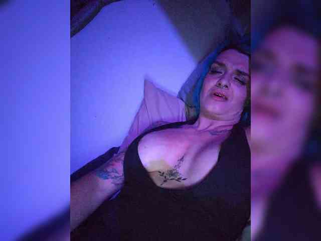 LilahLure webcam
