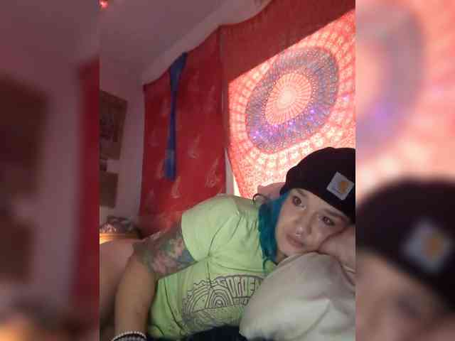 LilahLure webcam