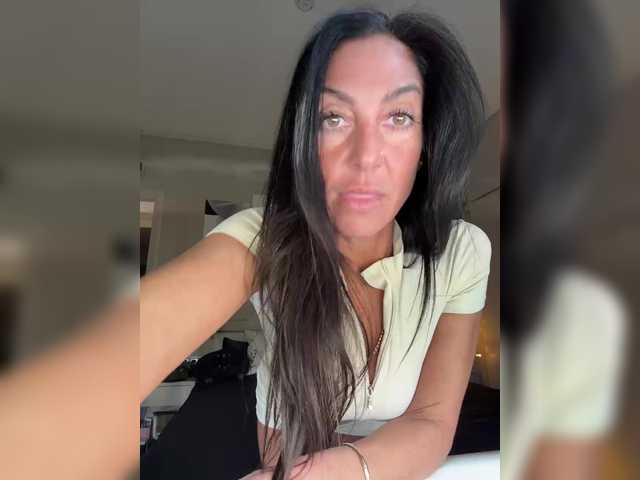 IrinkaGata's BongaCams show and profile