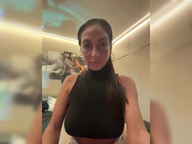 IrinkaGata's BongaCams show and profile