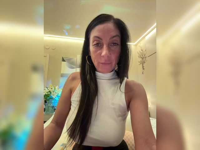 IrinkaGata's BongaCams show and profile