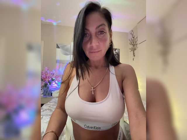 IrinkaGata's BongaCams show and profile