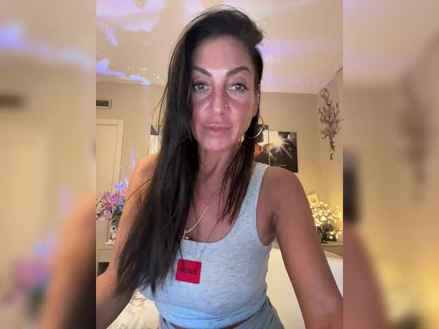 IrinkaGata's BongaCams show and profile