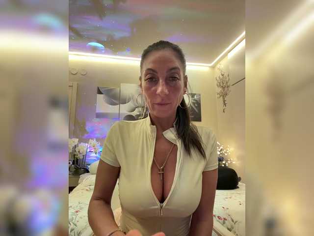 IrinkaGata's BongaCams show and profile