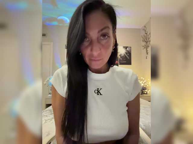 IrinkaGata's BongaCams show and profile