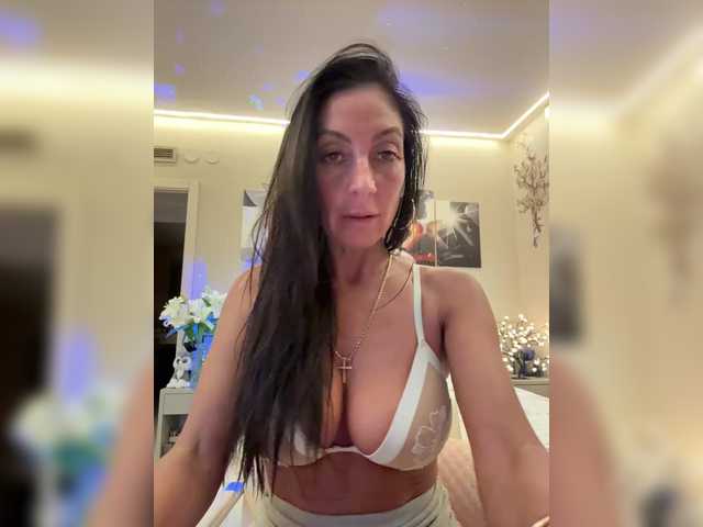 IrinkaGata's BongaCams show and profile