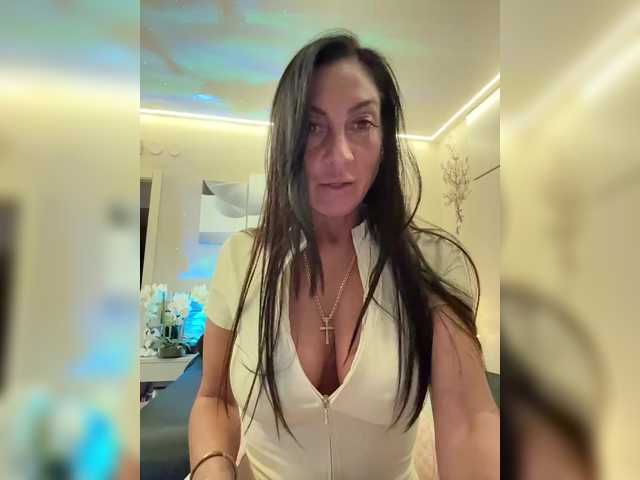 IrinkaGata's BongaCams show and profile