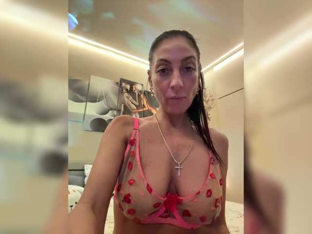 IrinkaGata's BongaCams show and profile