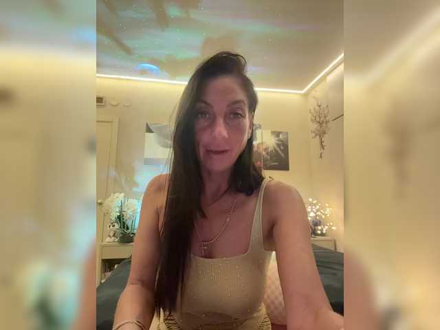 IrinkaGata's BongaCams show and profile