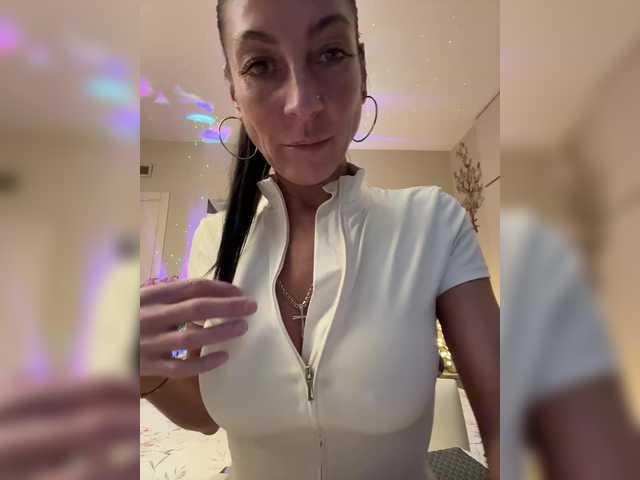 IrinkaGata's BongaCams show and profile