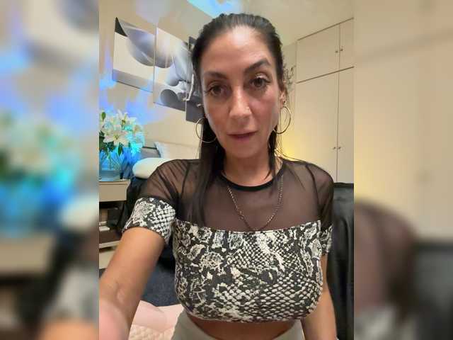 IrinkaGata's BongaCams show and profile