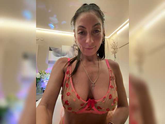 IrinkaGata live cam profile