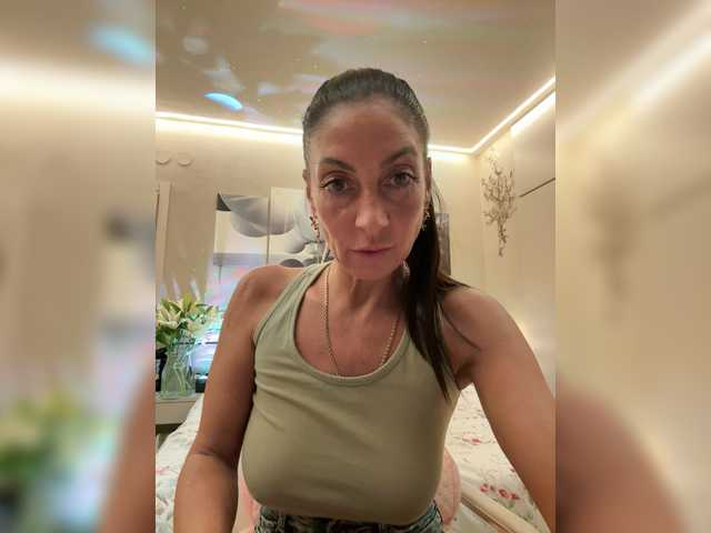 IrinkaGata's BongaCams show and profile