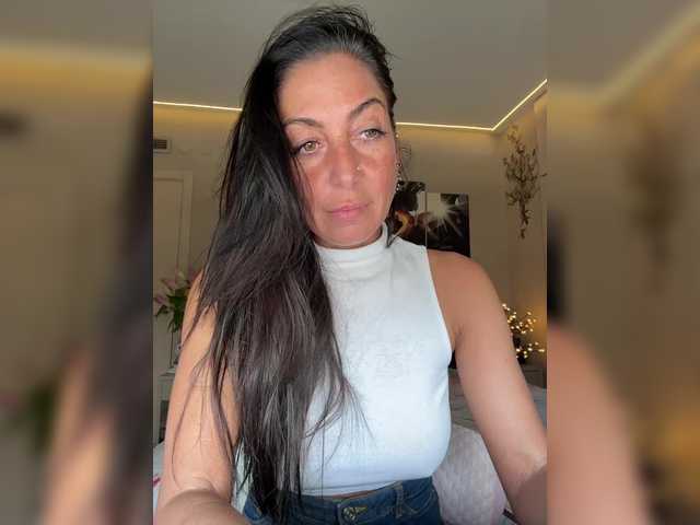 IrinkaGata's BongaCams show and profile