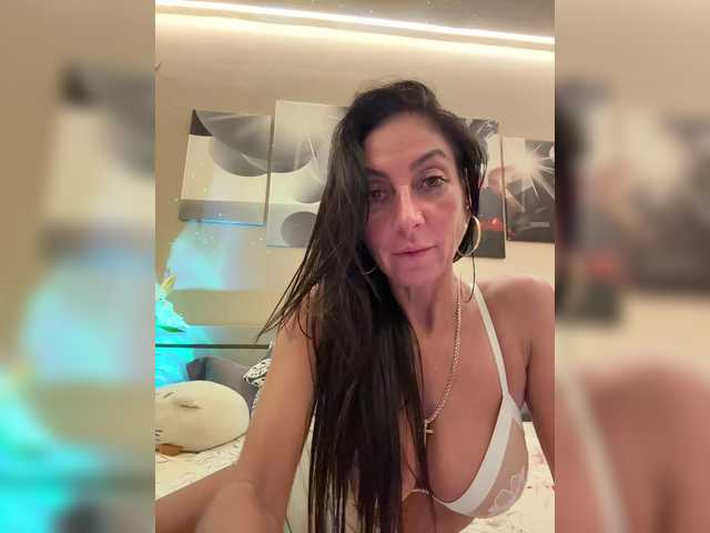 IrinkaGata's BongaCams show and profile