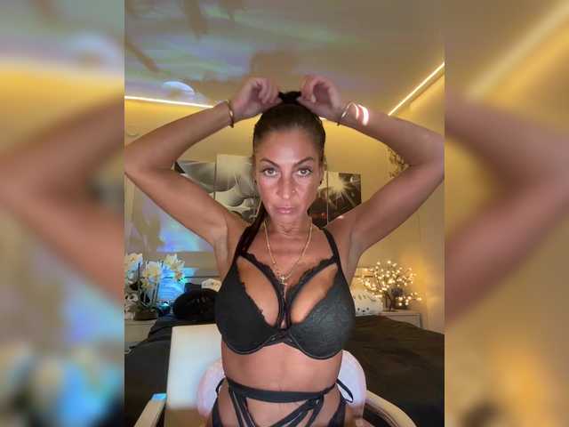 IrinkaGata's BongaCams show and profile