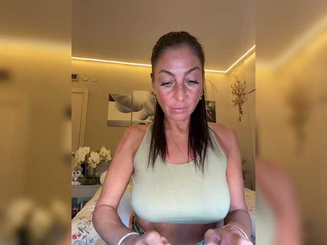 IrinkaGata's BongaCams show and profile