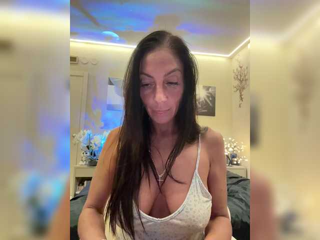 IrinkaGata's BongaCams show and profile