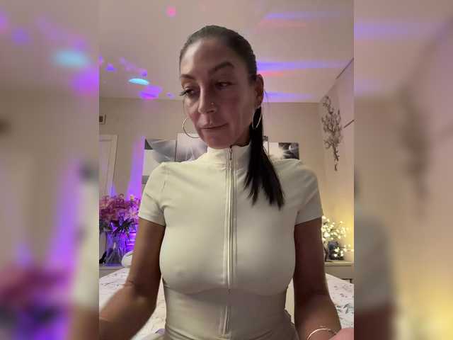 IrinkaGata's BongaCams show and profile