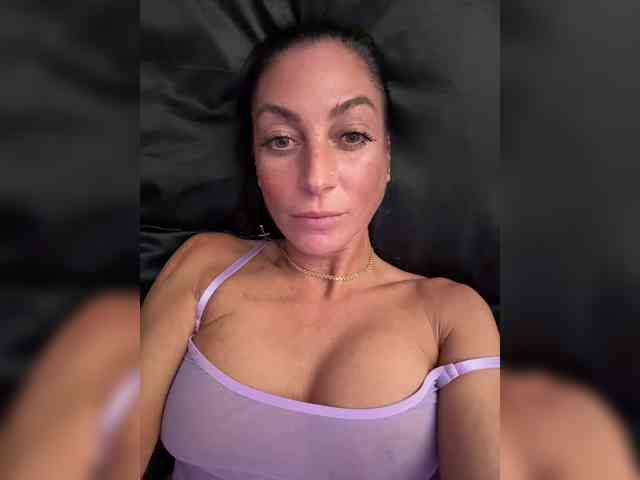 onerror='this.onerror=null;loadblack(this);'IrinkaGata