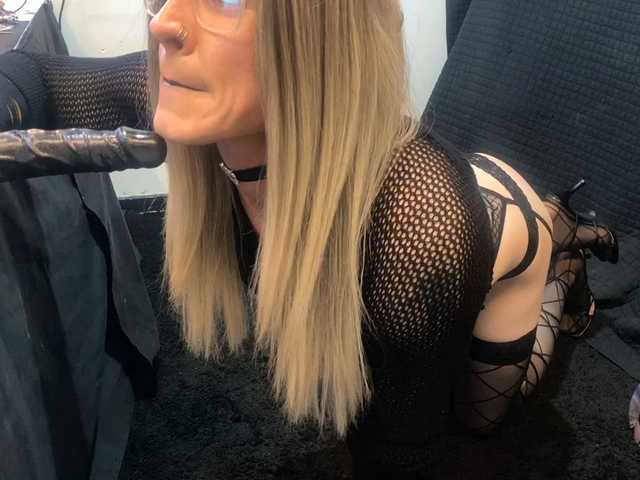Xdresserwithass